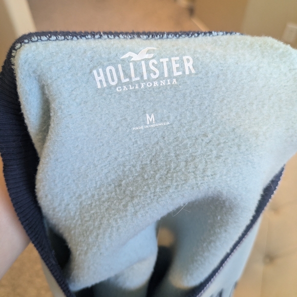 Hollister Cropped Women's Crewneck Manhattan Sweater - Mint Blue - Picture 6 of 6